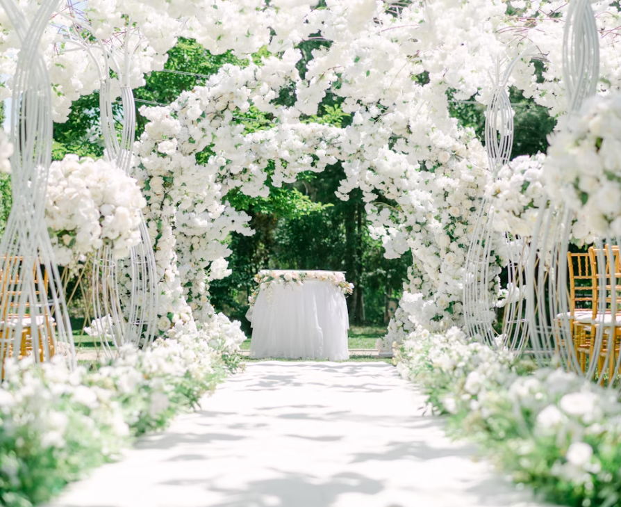 执子之手，佳地天成 |阳光草坪·湖畔婚礼私享场地，一站式圆您梦幻婚礼